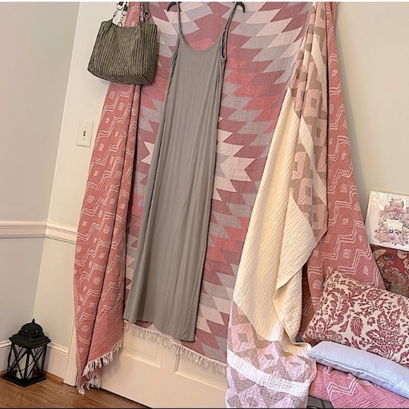 Meet TT FLiPSiDE Hand Loom Weave Organic Textiles Farm to Table Farm to Textile - Picture 9 of 17